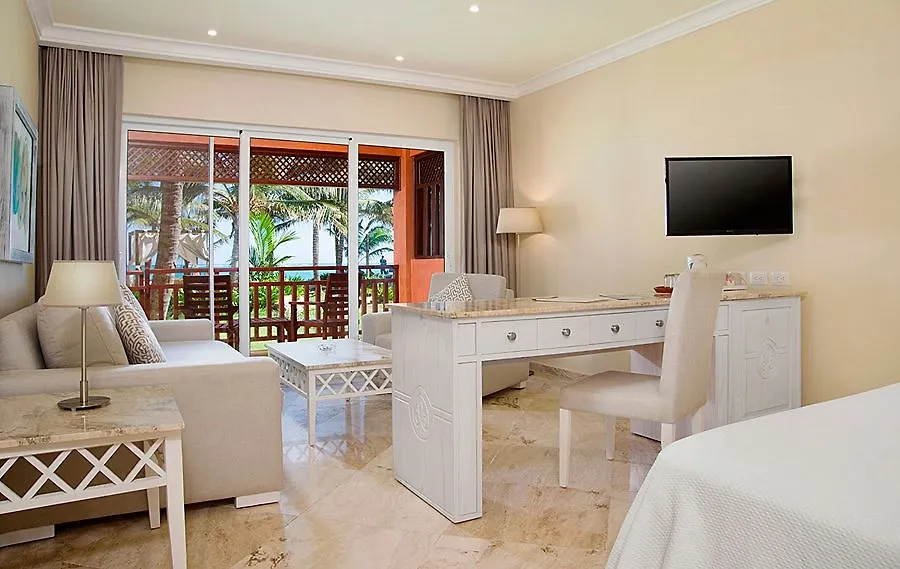Vik Hotel Cayena Beach 바바로 5*,