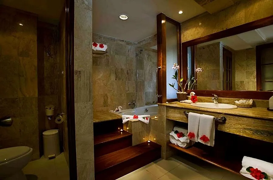Vik Hotel Cayena Beach 바바로